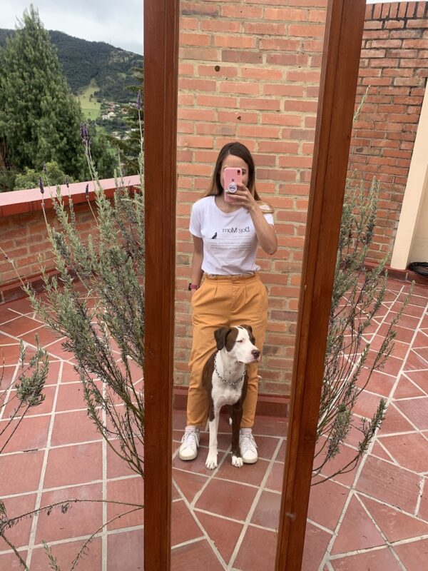 DOG MOM MODELO